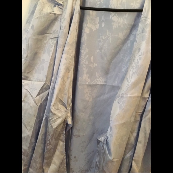 5/25% off - Satin Party Dress Ice blue wrap style pretty - Picture 2 of 3